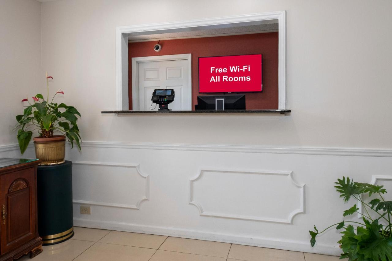 Red Roof Inn & Suites Уилсон Экстерьер фото