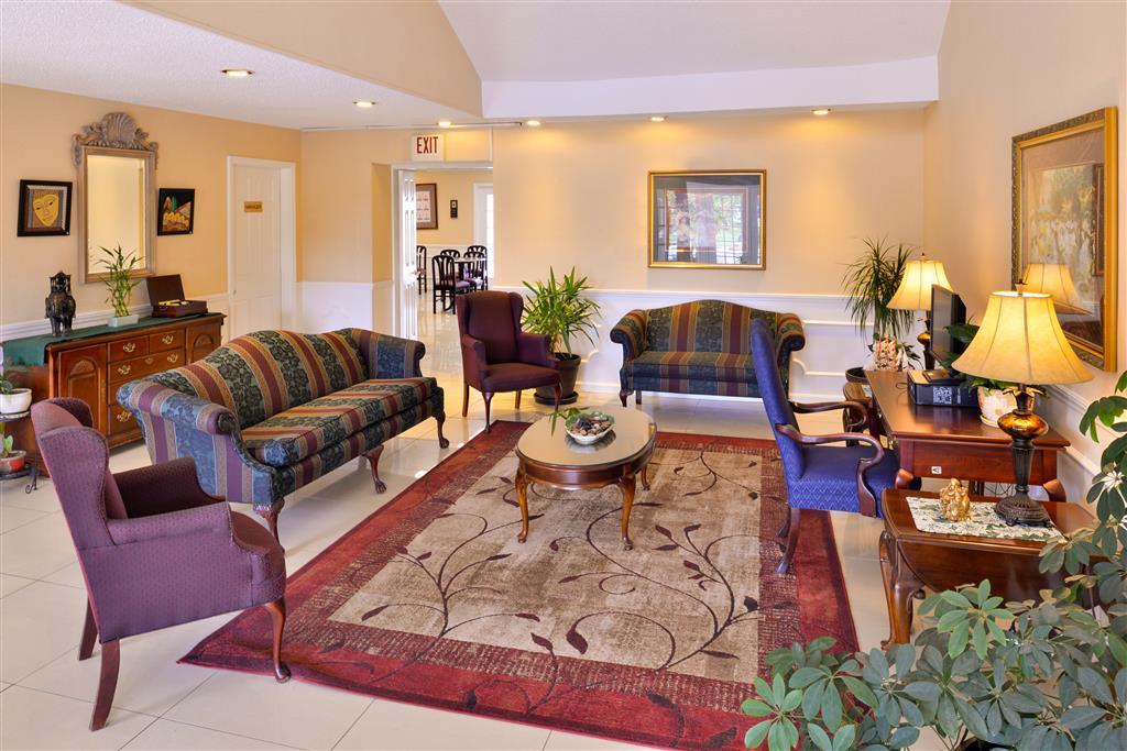 Red Roof Inn & Suites Уилсон Интерьер фото